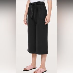 Lululemon Noir Crop pants Black Sz 12 NWT